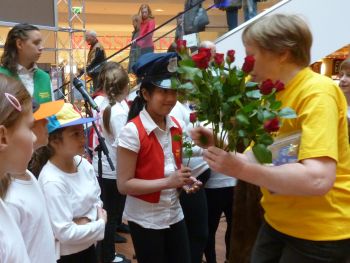 eine Rose für jeden von der Marzahner Promenadenmischung eine Rose für jeden von der Marzahner Promenadenmischung